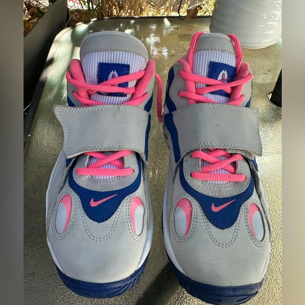 Nike Air‎ Speed Turf GS Kids Sneakers - Gray, Pink, and Blue Size 5.5